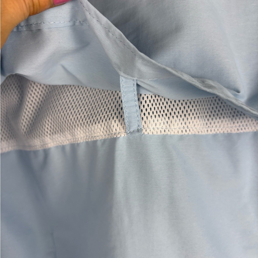 LL Bean Women's M Vented Button Up Light Blue Hiking Fishing Tank Shirt Nylon - Picture 3 of 10